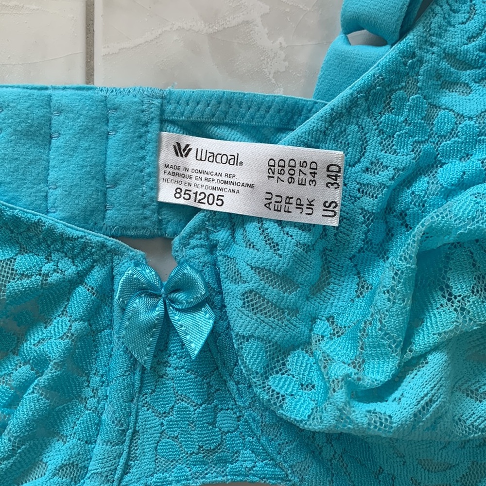 Wacoal Halo lace bra - Picture 3 of 3